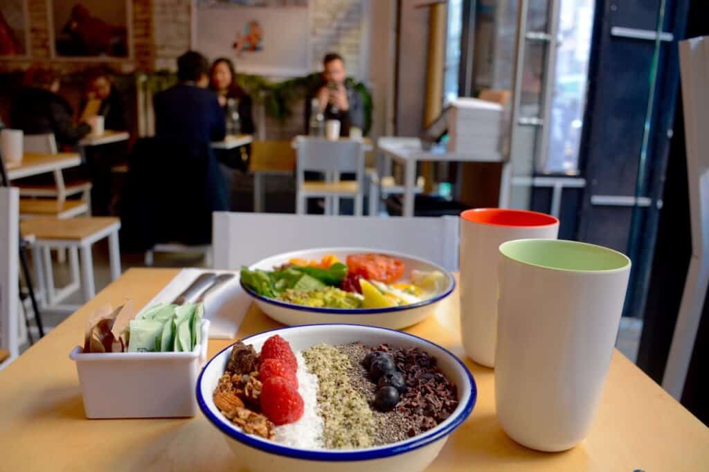 Guía Completa: Cómo Abrir un Restaurante Hispano Exitoso en Estados Unidos (Permisos, Costos y Consejos)