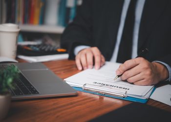 Descubre los mejores servicios de agente registrado para garantizar el cumplimiento legal de tu negocio. Aprende cómo proteger tu privacidad, gestionar documentos importantes y mantenerte en regla con las leyes estatales de forma sencilla y eficiente.