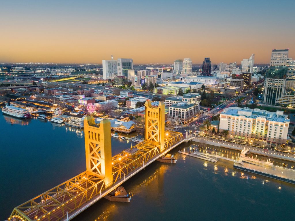 Cómo Emprender en Sacramento, California: Guía Completa para el Éxito