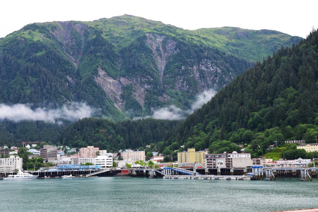 Cómo Emprender en Alaska, Estados Unidos: Guía Completa para la Última Frontera