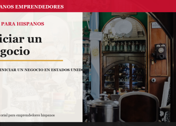 Emprendedora hispana organizando el plan para iniciar un negocio en Estados Unidos