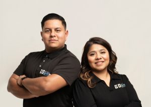 Mario Fernández y Cinthya Ángeles, fundadores de Go Wash Auto Detailing en Clarksville