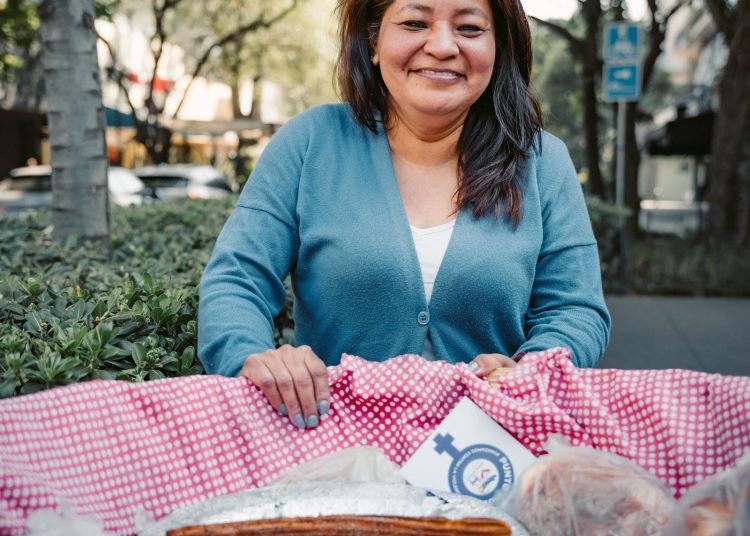 Dueña de un puesto que usa el método de ingreso anualizado para sus impuestos